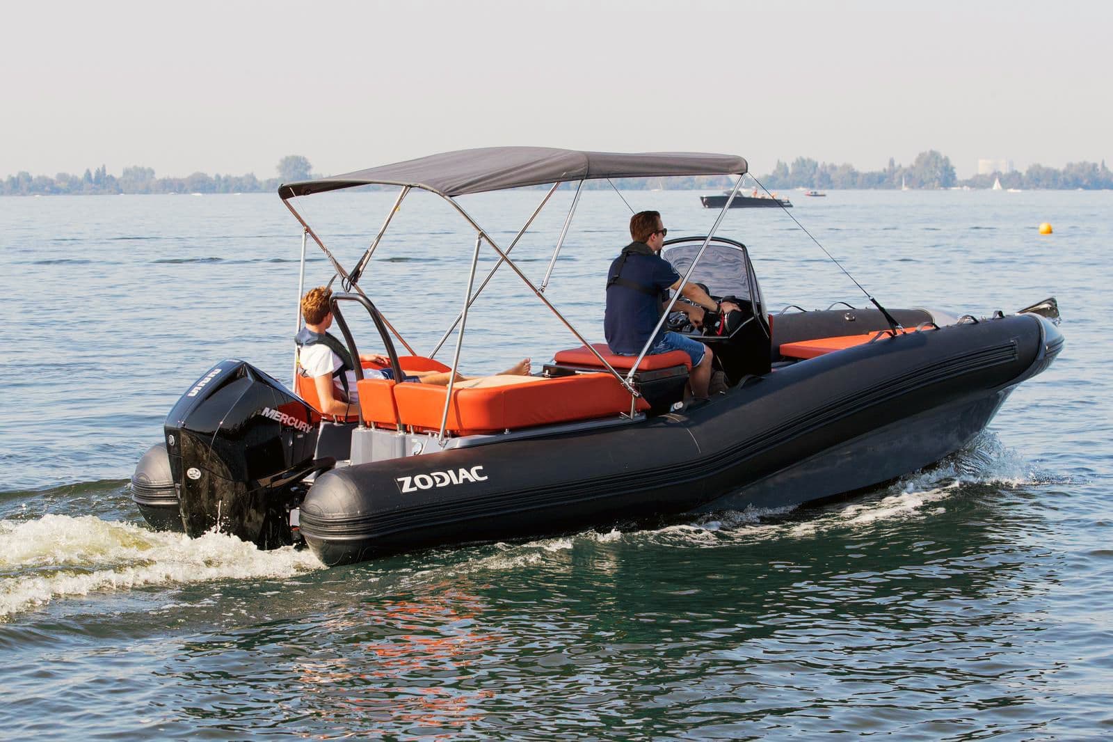 Un Zodiac N-ZO 760 en navigation, alliant performances et confort