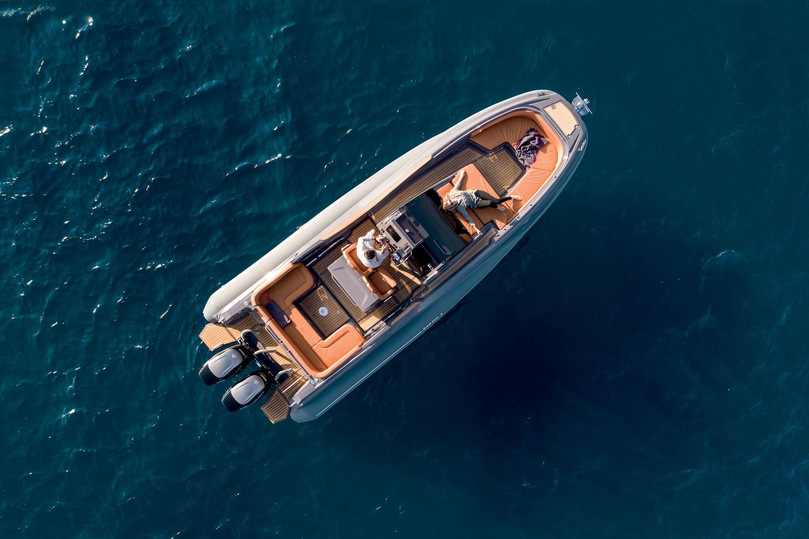 Inspection d'un semi-rigide Zodiac d'occasion - Sea Riders Marines de Cogolin